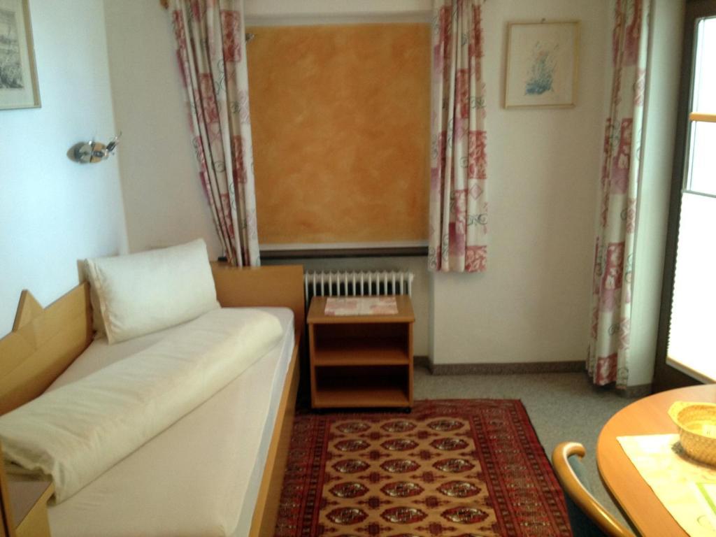 Pension Wallnoefer Mieming Habitación foto